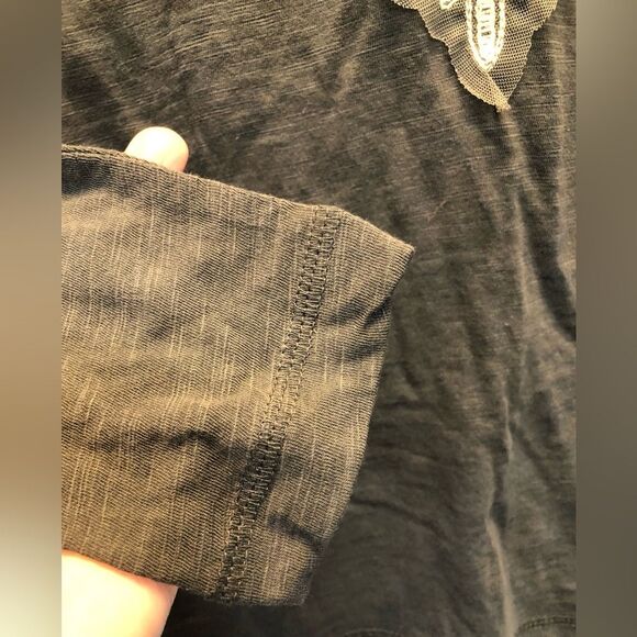 Sonoma medium gray women’s long sleeve top with embroidered flower, size small - Picture 5 of 7